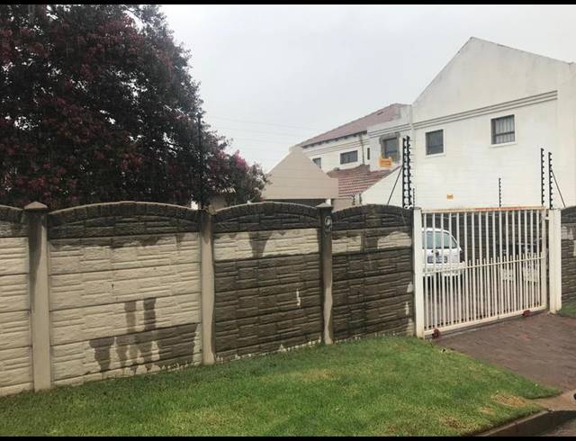 4 BEDROOM HOUSE FOR SALE IN SOPHIATOWN